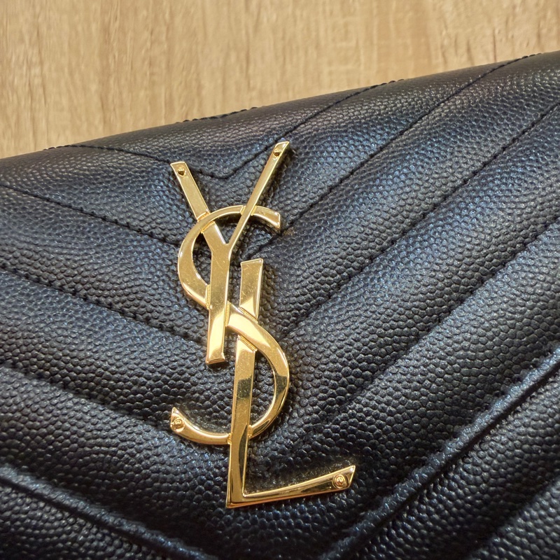 YSL 黑魚子醬牛皮金釦下蓋長夾-1