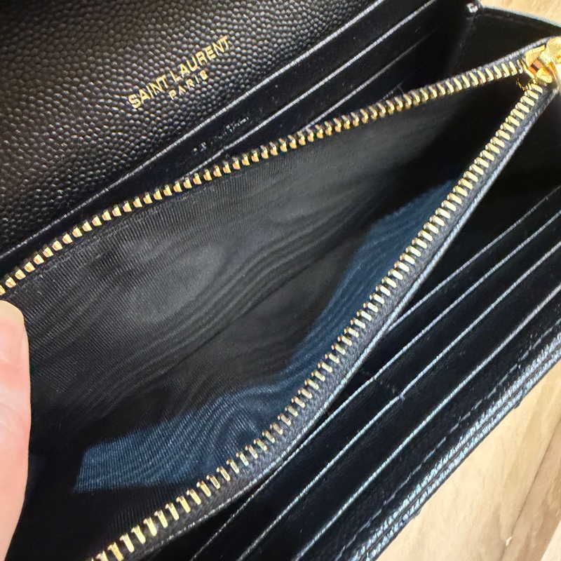 YSL 黑魚子醬牛皮金釦下蓋長夾-12