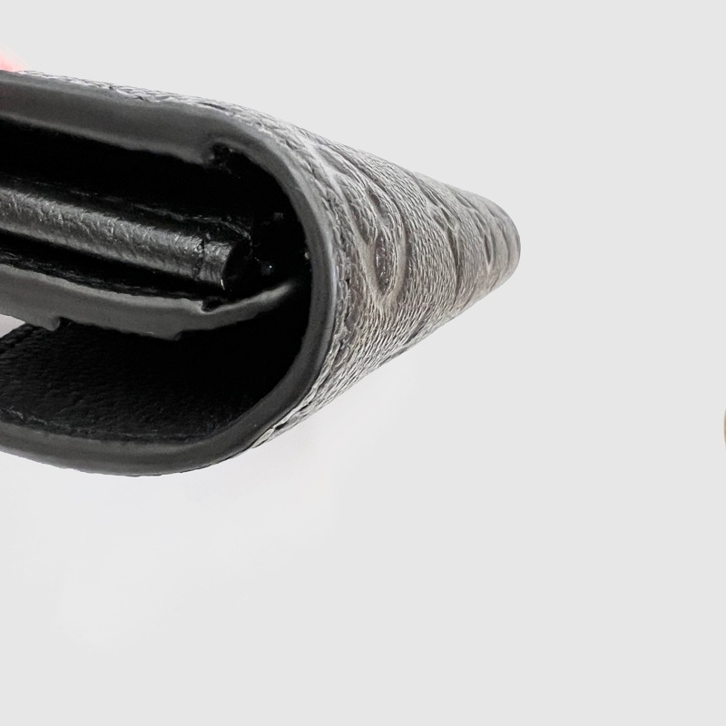 LV 黑牛皮壓紋Sarah下蓋16卡長夾M82257-9