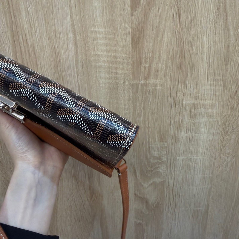 Goyard PVC咖牛皮銀釦Chypre 6卡斜背WOC-8