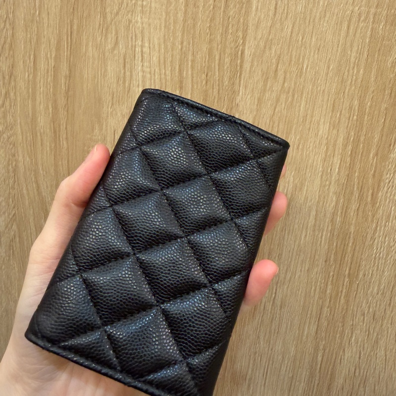 Chanel 黑荔枝牛皮波浪Logo下蓋卡包AP4254-5