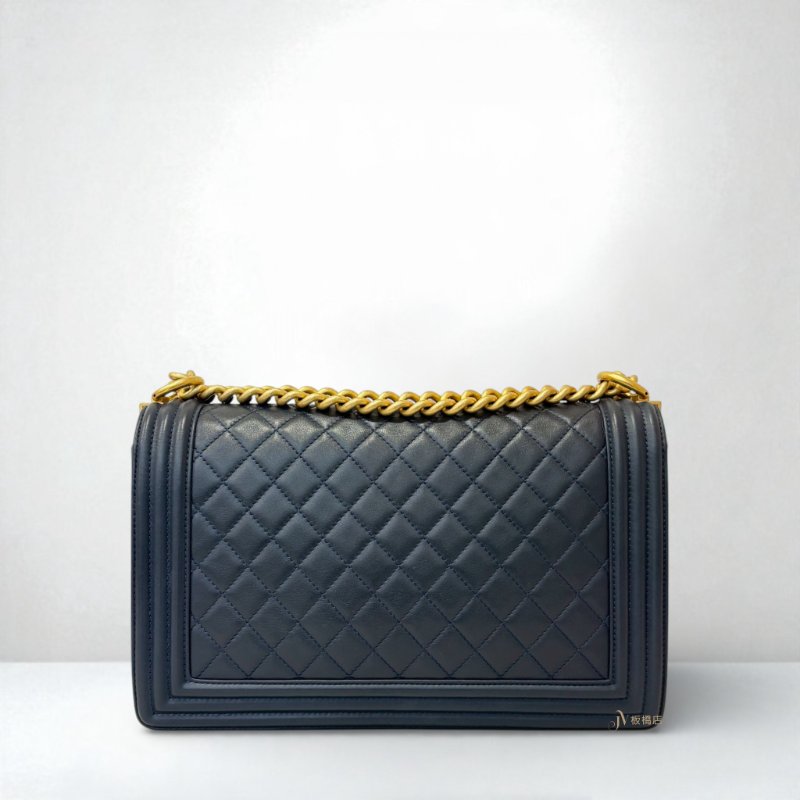 CHANEL 藍色羊皮金釦BOY28 A92193-1