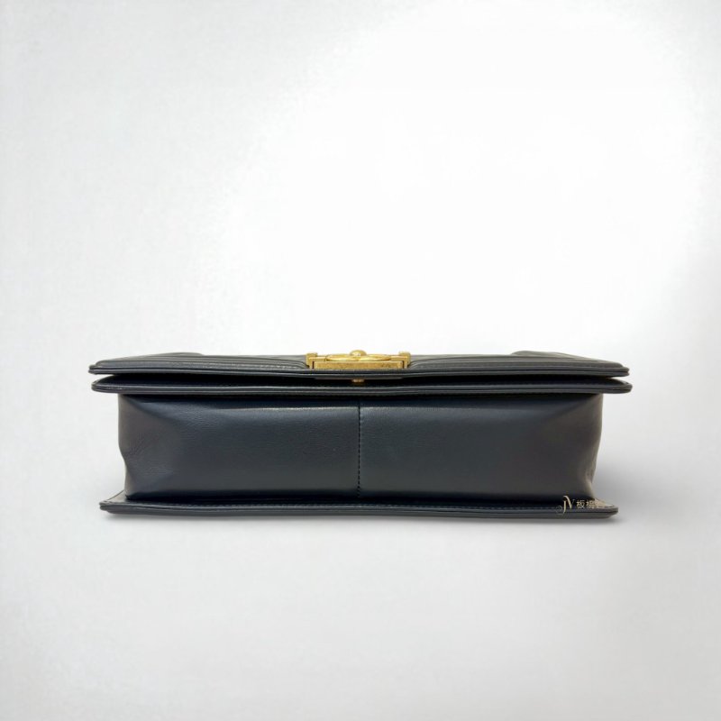 CHANEL 藍色羊皮金釦BOY28 A92193-4