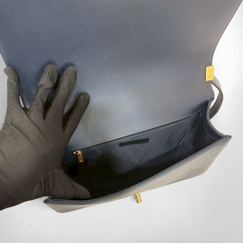 CHANEL 藍色羊皮金釦BOY28 A92193-5