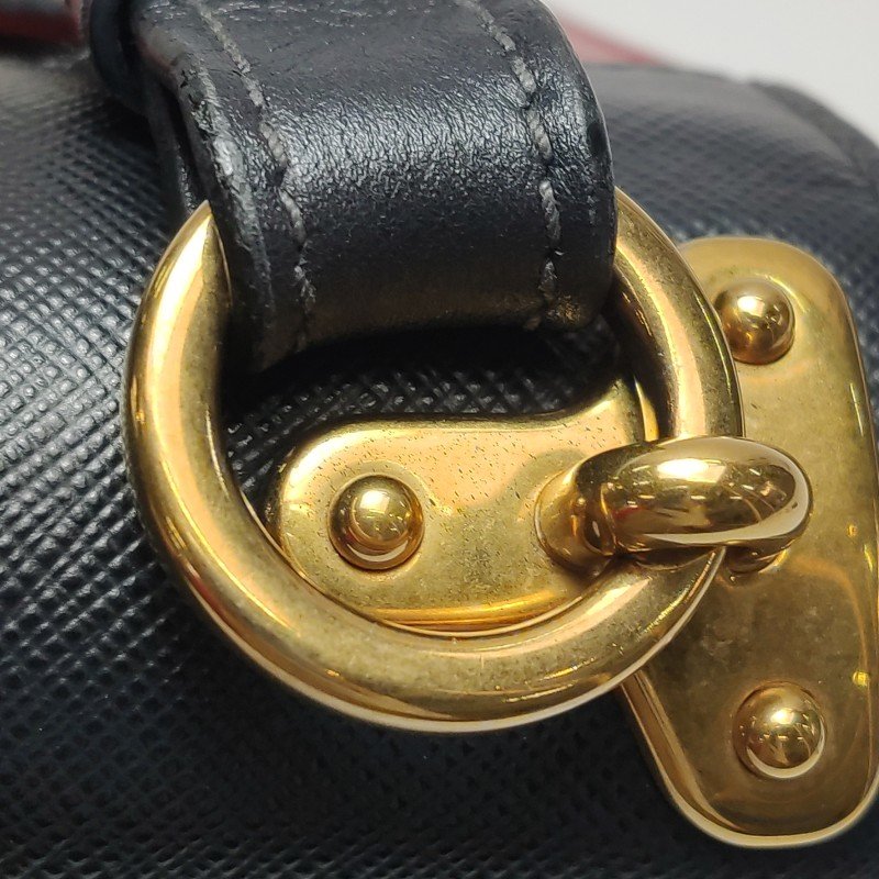 Prada Cahier牛皮撞色字母logo插扣斜挎包單肩包-12