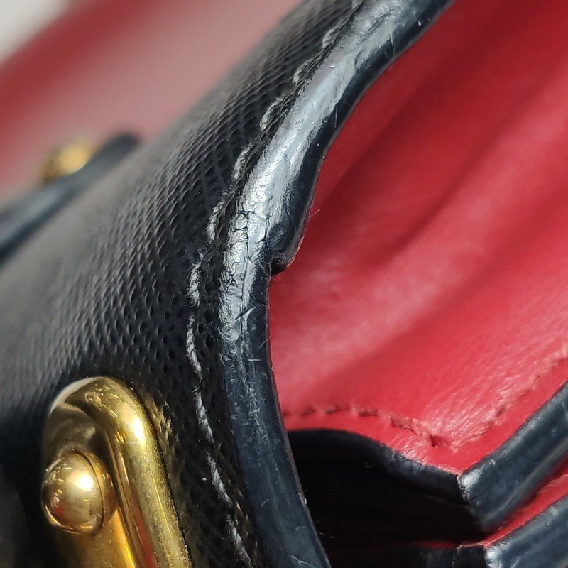 Prada Cahier牛皮撞色字母logo插扣斜挎包單肩包-18