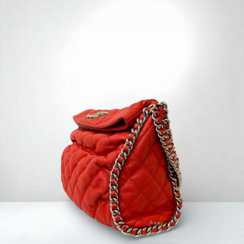 CHANEL紅色牛皮銀釦粗練肩背包-1