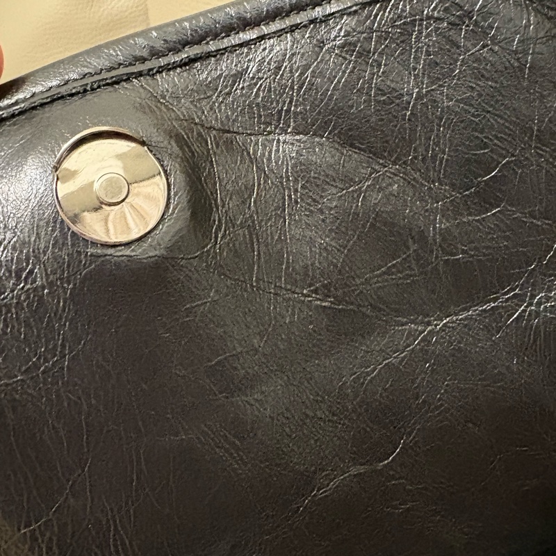 YSL niki 新款D扣 中號 斜背 側背包 黑銀-4