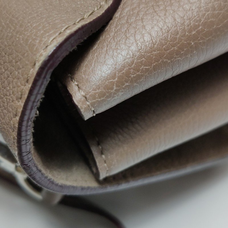 Louis Vuitton(LV)LockmeBB牛皮純色LV轉鎖斜挎包單肩包-18