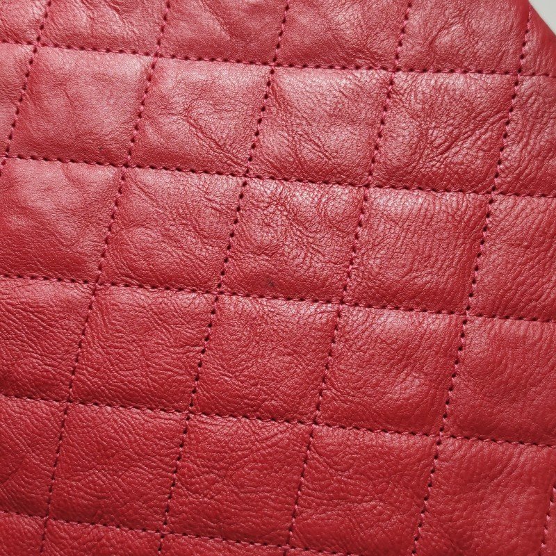 Chanel Boy Bag牛皮純色菱格絎縫方形雙C鎖扣手拿包-9