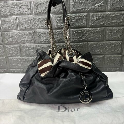 DIOR 牛皮黑銀鍊條雲朵包