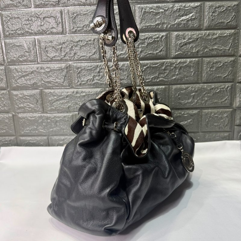 DIOR 牛皮黑銀鍊條雲朵包-3