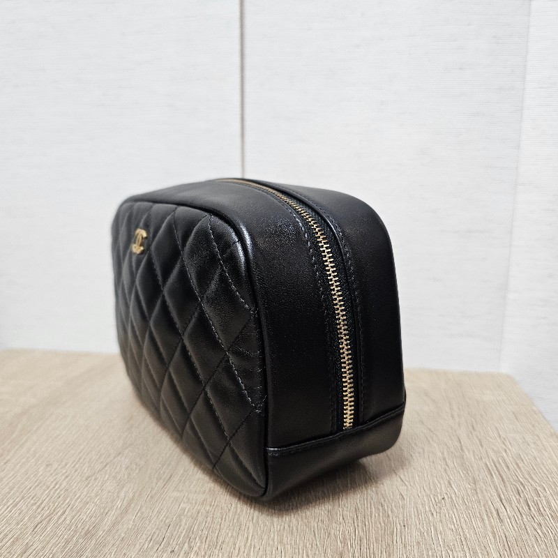 [化妝品的家❣️] Chanel黑金菱格霧金釦拉鏈化妝包-1