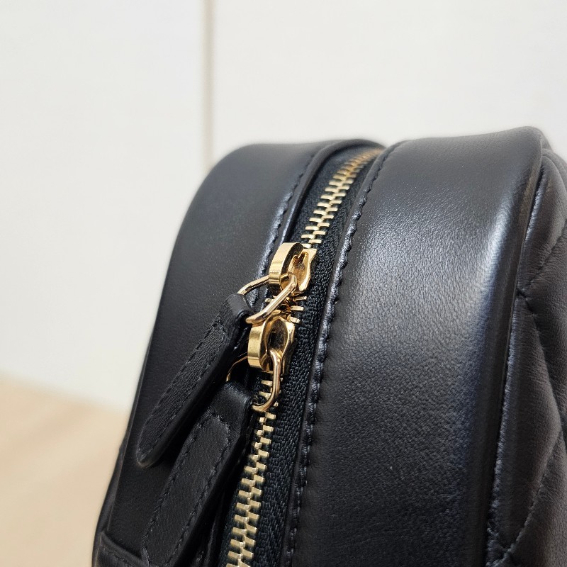 [化妝品的家❣️] Chanel黑金菱格霧金釦拉鏈化妝包-12