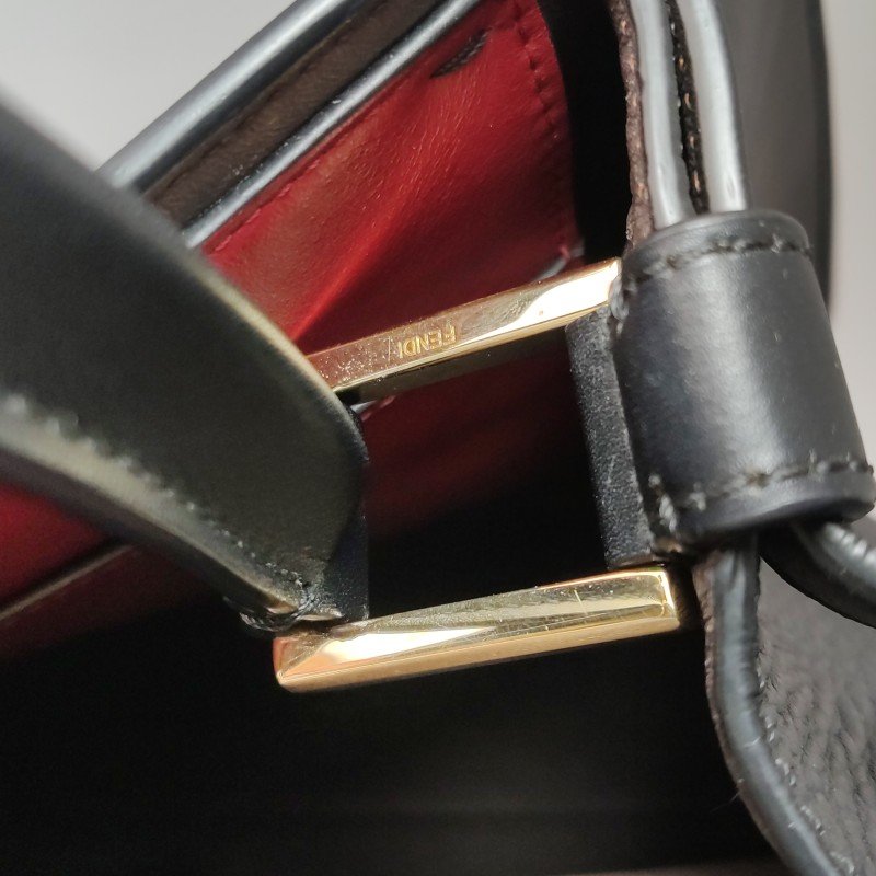 Fendi Peekaboo躲貓貓牛皮純色扭鎖單肩包-13