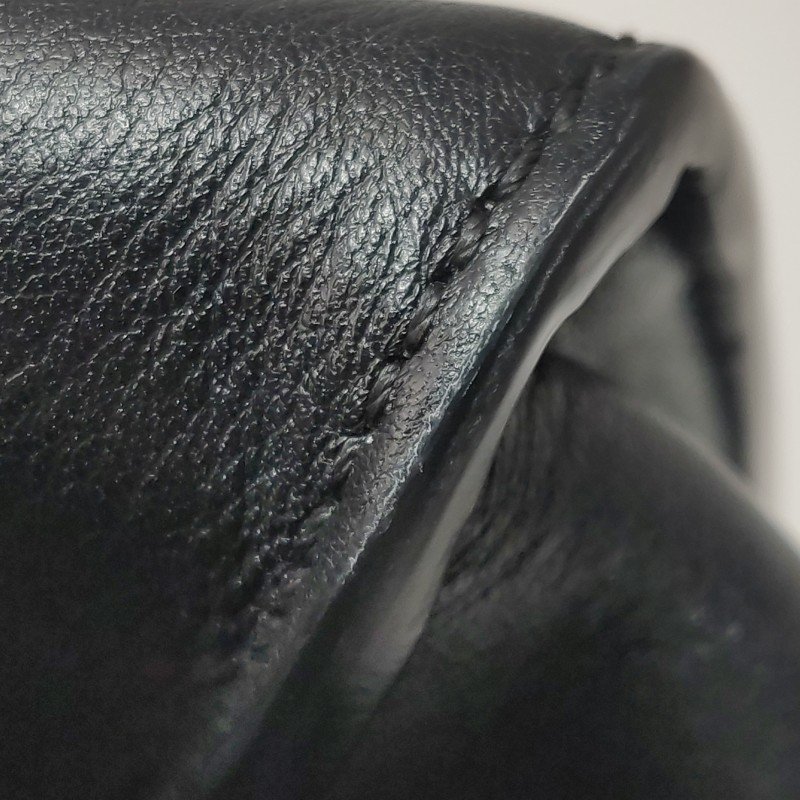 Fendi Peekaboo躲貓貓牛皮純色扭鎖單肩包-15