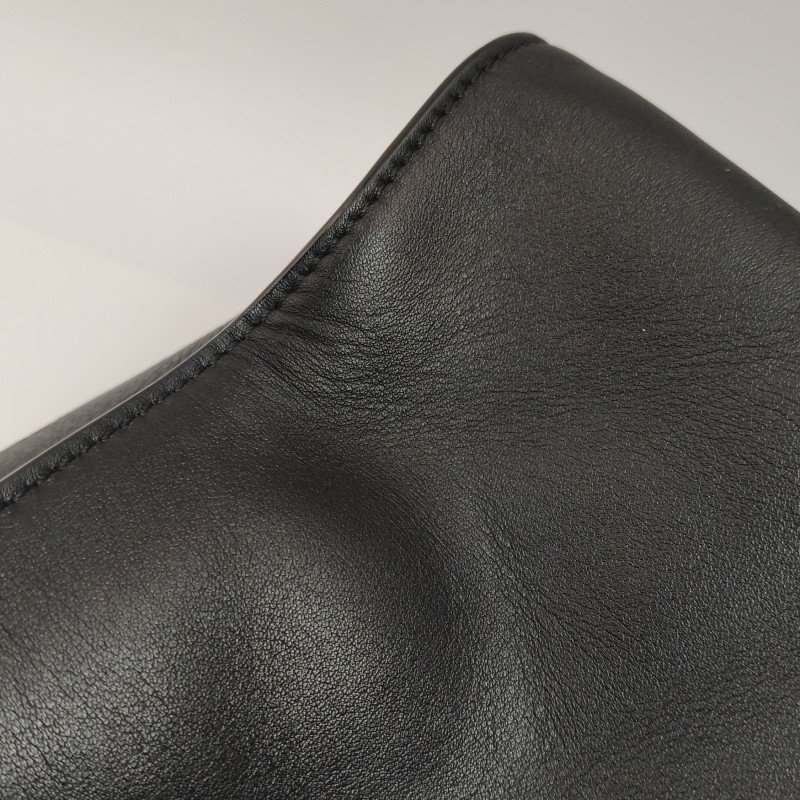 Fendi Peekaboo躲貓貓牛皮純色扭鎖單肩包-19