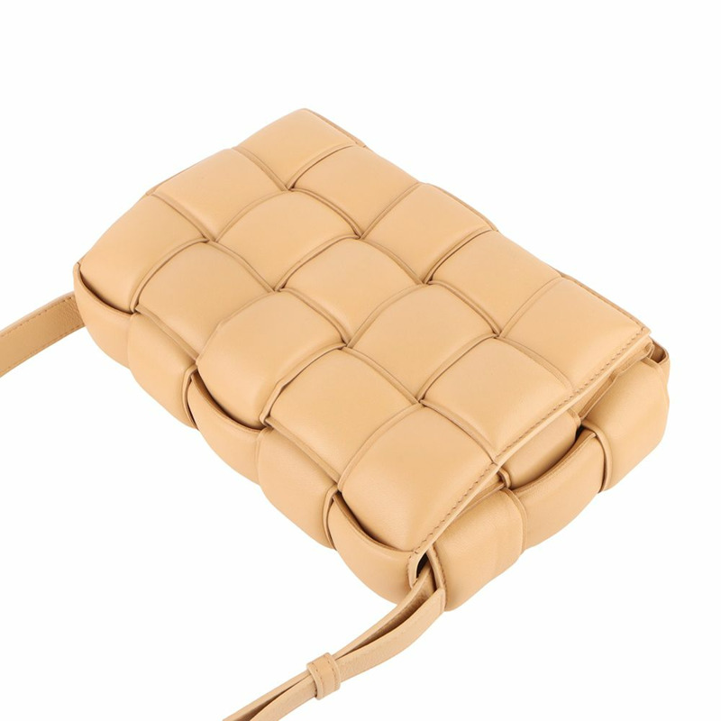 【包稅】BOTTEGA VENETA 帶襯墊的磁帶斜挎包 591970-3