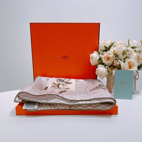 TW4640 HERMES 愛馬仕動物圖案小方巾GRAND THEATRE NOUVEAU SILK SCARF 90 X 90
