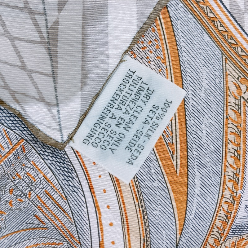 TW4640 HERMES 愛馬仕動物圖案小方巾GRAND THEATRE NOUVEAU SILK SCARF 90 X 90-6