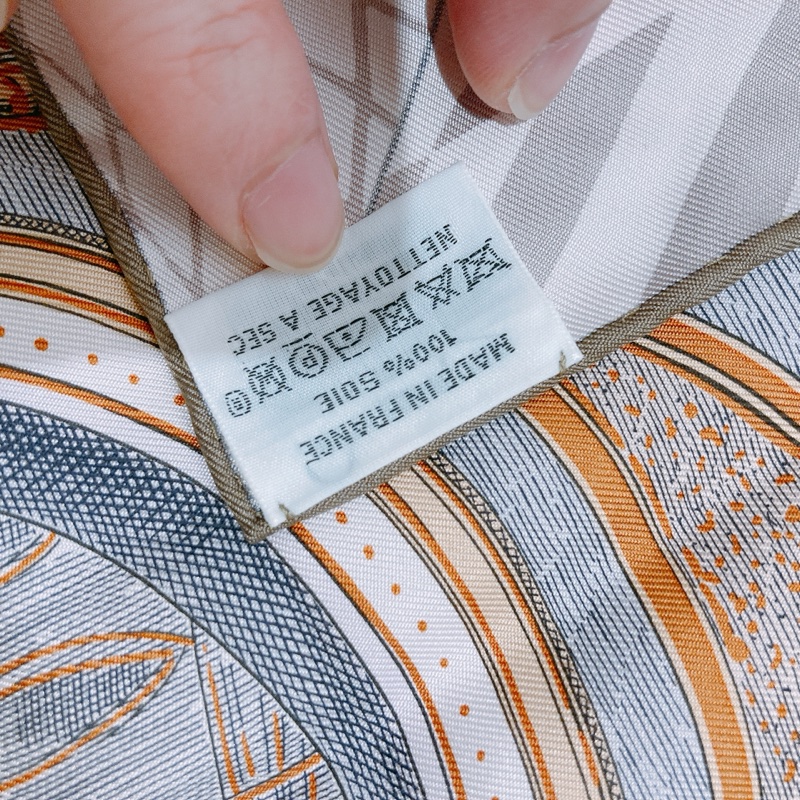TW4640 HERMES 愛馬仕動物圖案小方巾GRAND THEATRE NOUVEAU SILK SCARF 90 X 90-7