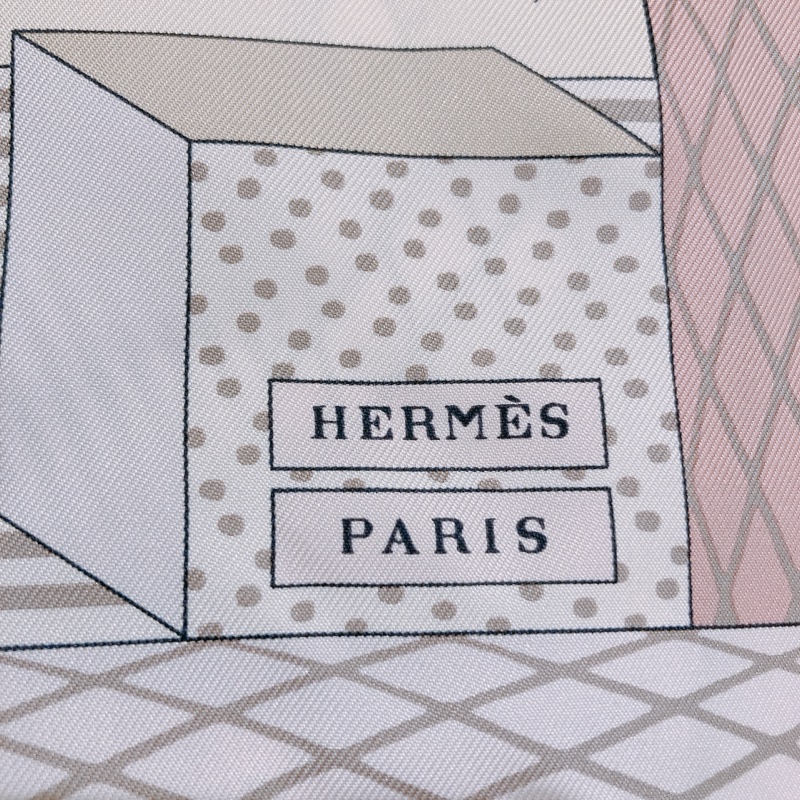 TW4640 HERMES 愛馬仕動物圖案小方巾GRAND THEATRE NOUVEAU SILK SCARF 90 X 90-9