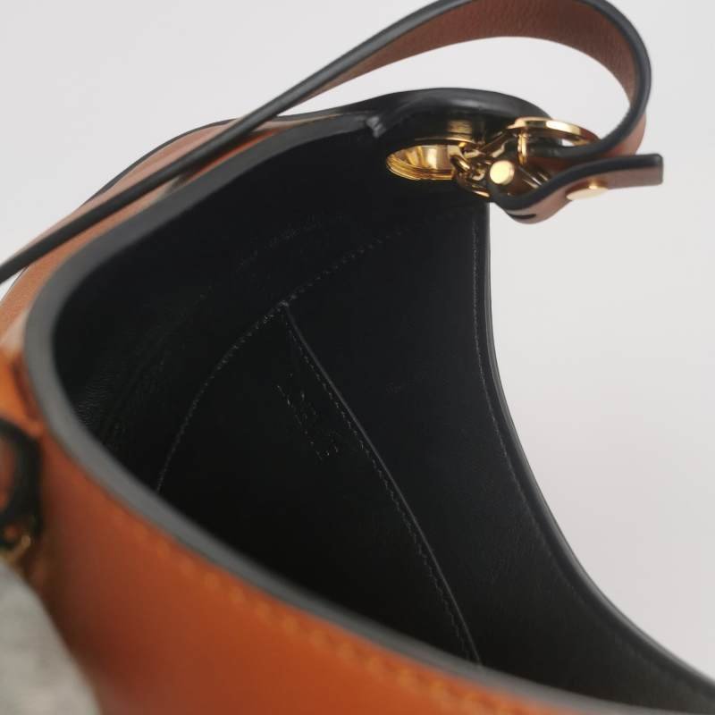 Loewe Joyce牛皮純色logo圓環斜挎包單肩包-7