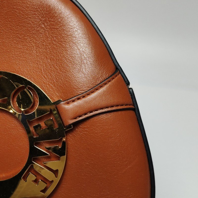 Loewe Joyce牛皮純色logo圓環斜挎包單肩包-10