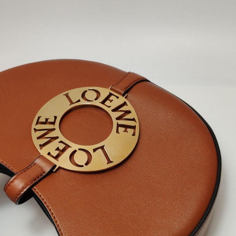 Loewe Joyce牛皮純色logo圓環斜挎包單肩包-14