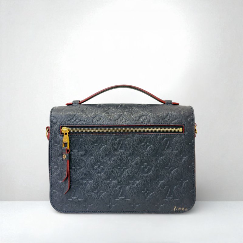 喬萱名品(板橋府中店)JS0536LV海軍藍牛皮壓紋郵差包M44071-3