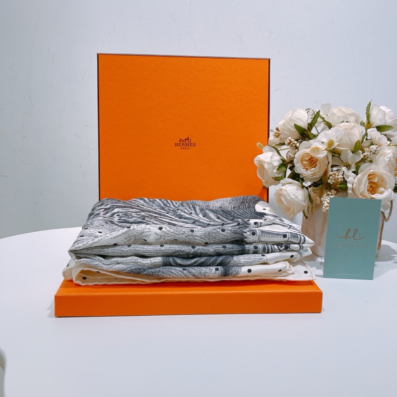 TW4641 HERMES 愛馬仕植物圖案方形小絲巾SCARF PLUMETS ET PANACHES-0