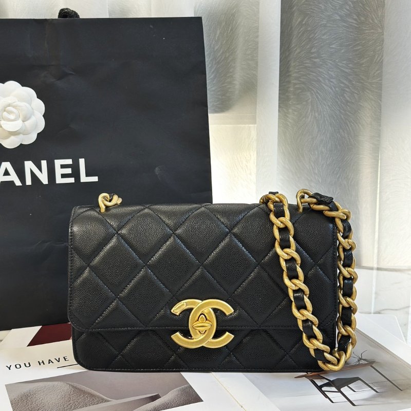 CHANEL 24A大雙C粒面牛皮口蓋包 - 黑金-0