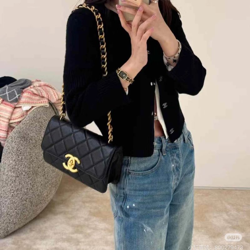 CHANEL 24A大雙C粒面牛皮口蓋包 - 黑金-1