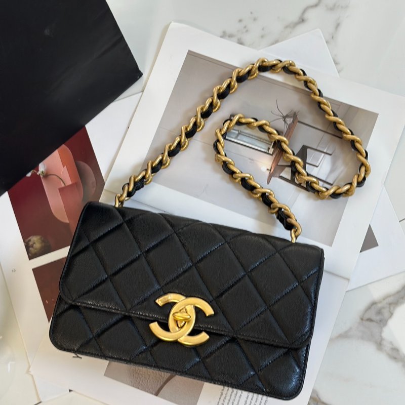 CHANEL 24A大雙C粒面牛皮口蓋包 - 黑金-9