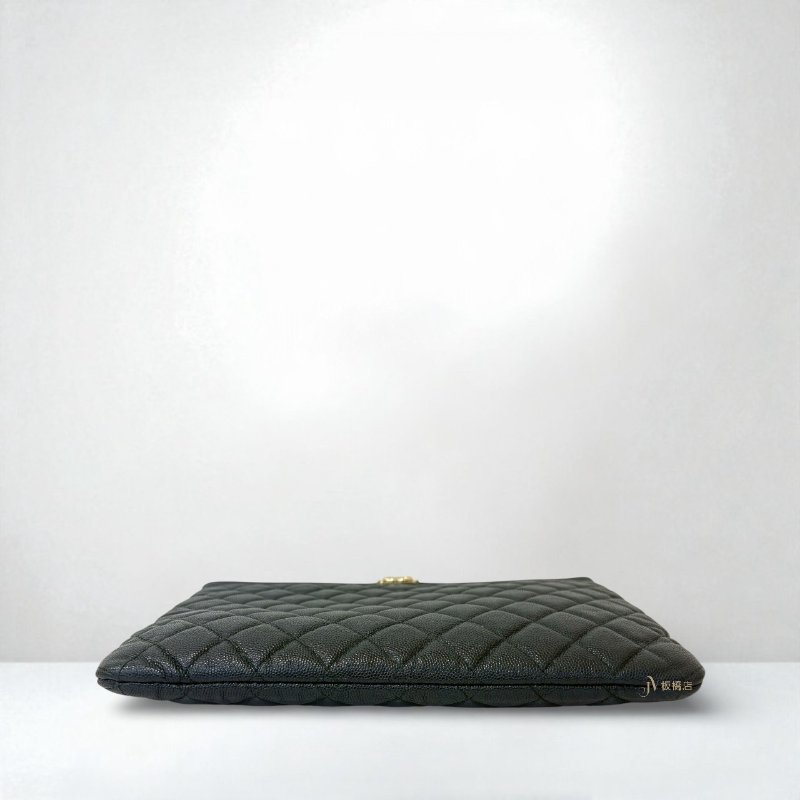 CHANEL黑色荔枝皮金釦BOY系列一字拉鍊手拿包/A80571-4