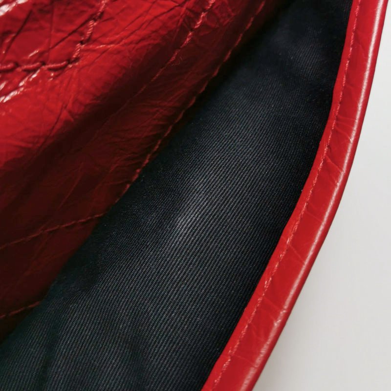 Saint Laurent Niki小號油蠟皮純色V紋絎縫YSL標誌單肩包-9