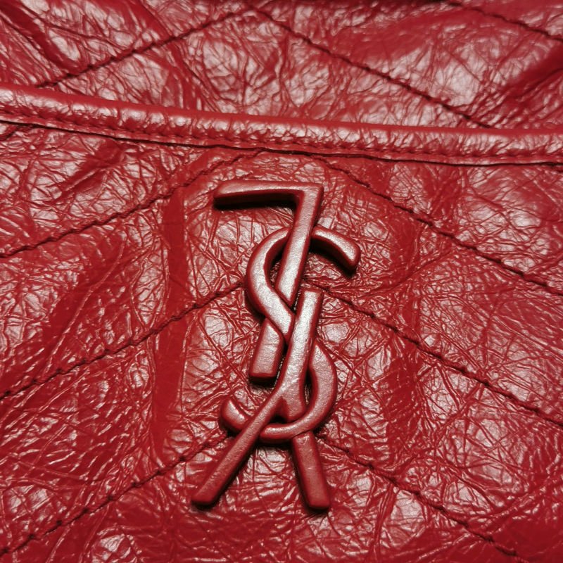 Saint Laurent Niki小號油蠟皮純色V紋絎縫YSL標誌單肩包-14