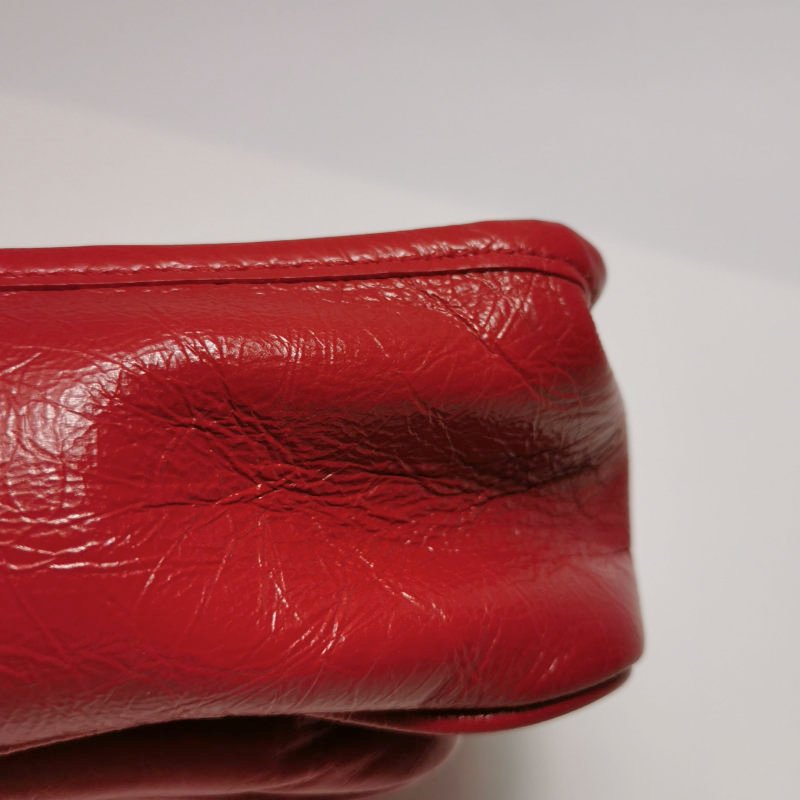 Saint Laurent Niki小號油蠟皮純色V紋絎縫YSL標誌單肩包-18