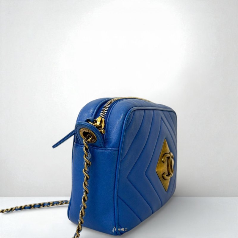 CHANEL 寶藍色牛皮復古金釦相機包/A93069-2