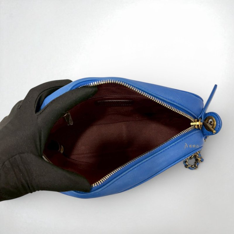 CHANEL 寶藍色牛皮復古金釦相機包/A93069-5