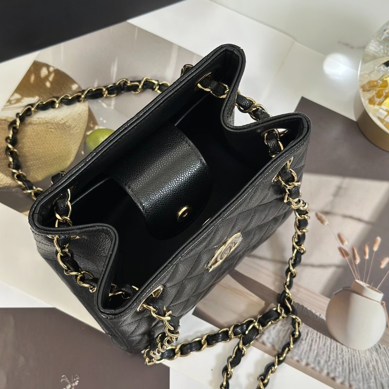 CHANEL Mini tote粒面牛皮水桶包 - 黑金-7