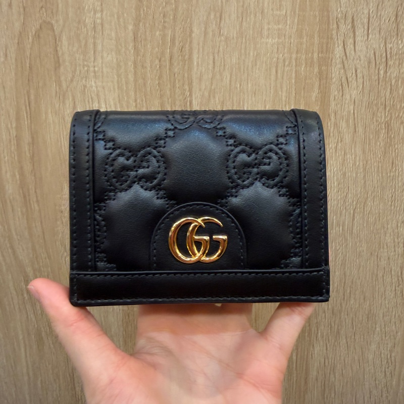 Gucci 黑牛皮壓紋Matelasse金釦mini短夾-0