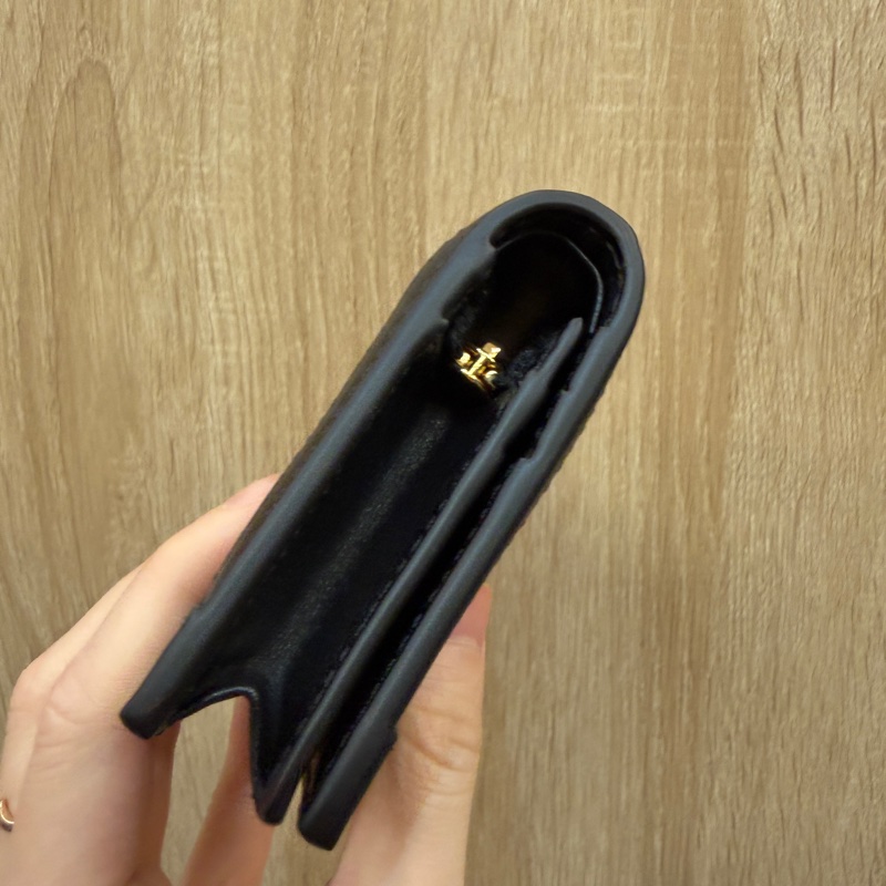 Gucci 黑牛皮壓紋Matelasse金釦mini短夾-3