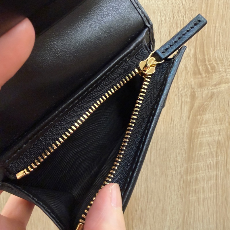 Gucci 黑牛皮壓紋Matelasse金釦mini短夾-10