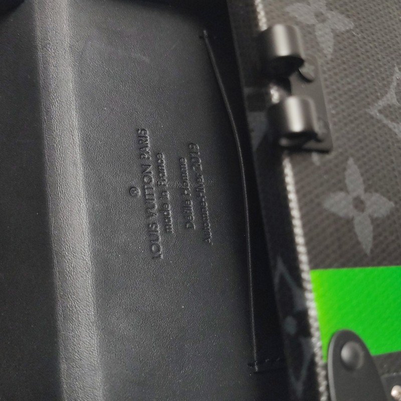 Louis Vuitton(LV)SoftTrunk牛皮老花鉚釘包角斜挎包單肩包-9