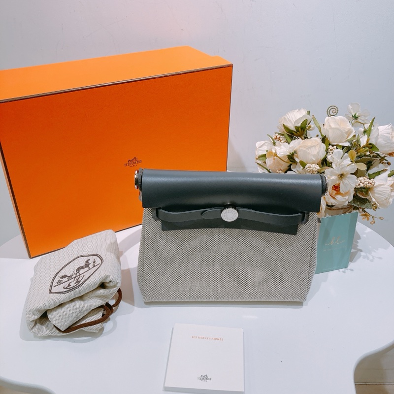 TW4642 HERMES 愛馬仕迷你翻蓋式肩帶包包MINI HERBAG CANVAS-10