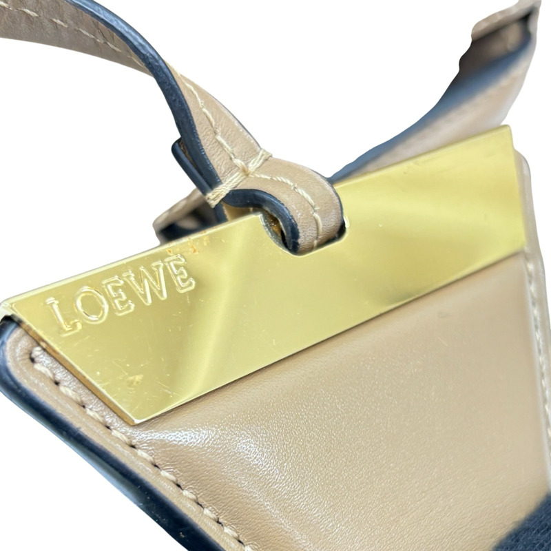 棕色 皮革 Barcelona Midium 肩背包 【LOEWE 羅威】 302.74XM15-13