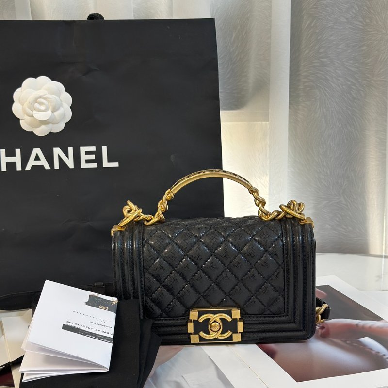 CHANEL 23B Handle boy 20  - 黑金-6