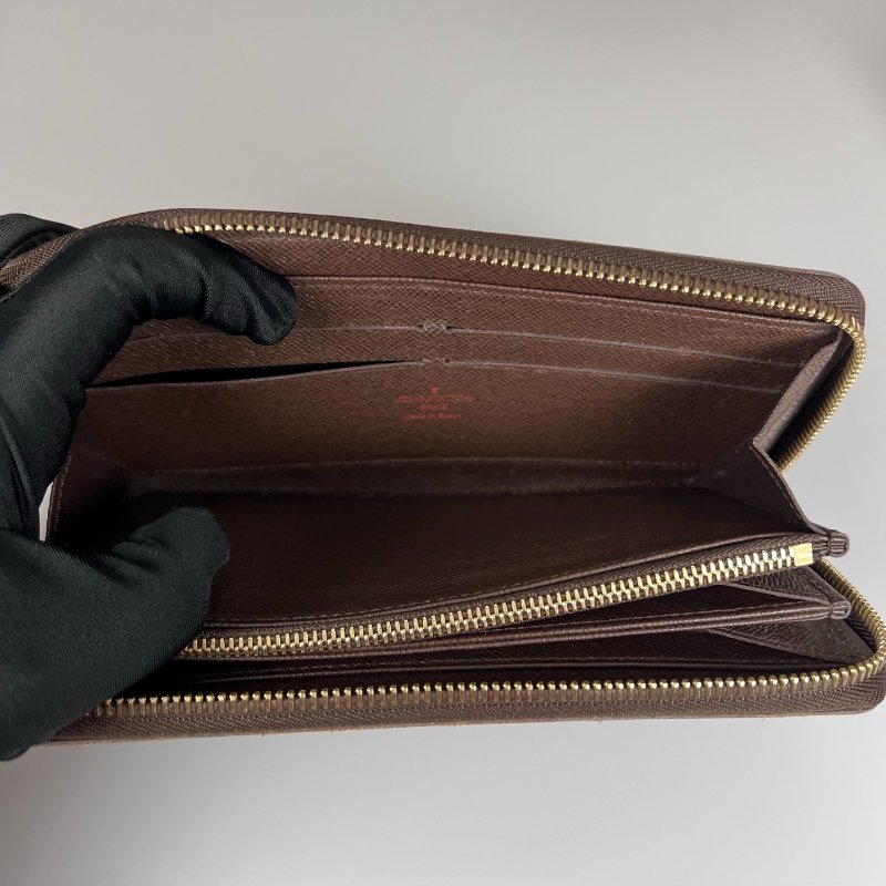 LV N60046  棕 棋盤格ㄇ拉長夾-4