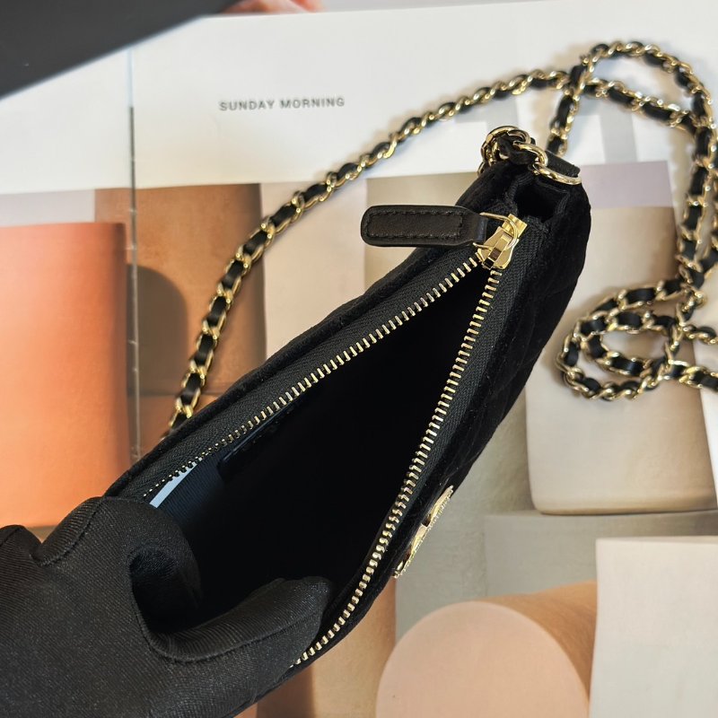 CHANEL 24A絲絨月牙包 - 黑金-7